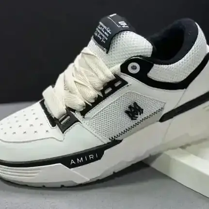 Amiri de perfil bajo en blanco, zapatilla de firma de mujer