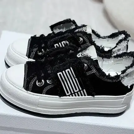 Dior Walk'n' de perfil bajo en negro, zapatilla de firma de mujer