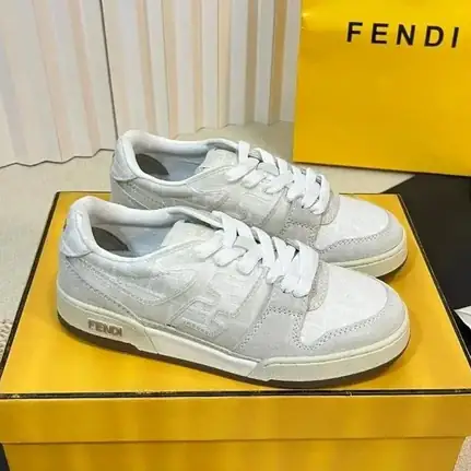 Fendi Match retro en amarillo, zapatilla de firma de mujer
