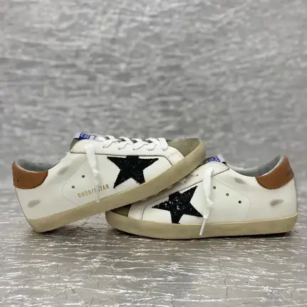 Golden Goose retro en beige, zapatilla de firma de mujer