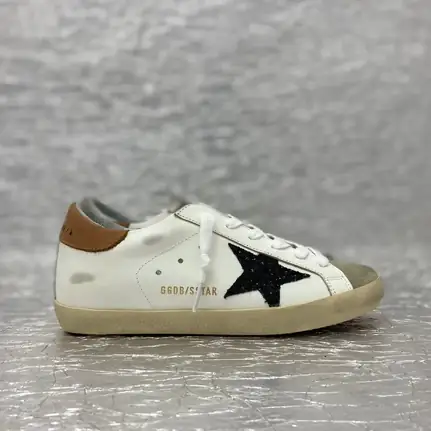Golden Goose retro en beige, zapatilla de firma de mujer