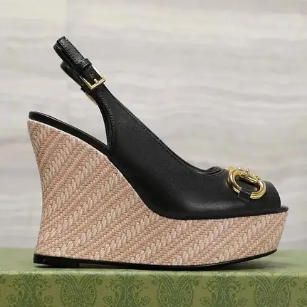 Gucci de cuña alta con hebilla, zapato de tacón de mujer