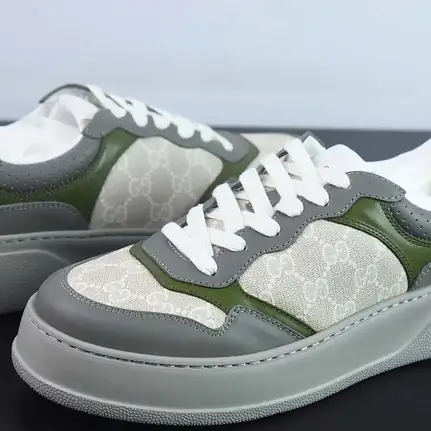 Gucci Rhyton de perfil bajo en verde, zapatilla de firma de mujer