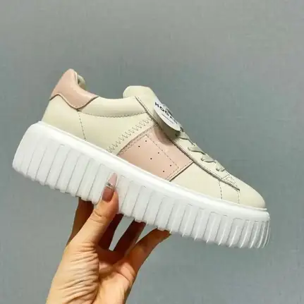 Hogan de suela gruesa en beige, zapatilla de suela alta de mujer