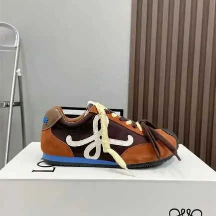 Loewe retro en marrón, zapatilla de firma de mujer