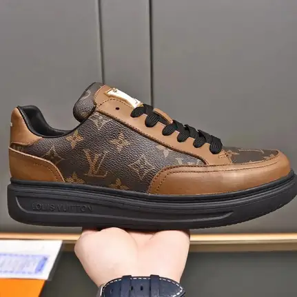 Louis Vuitton de perfil bajo en amarillo · variante 2, zapatilla de firma de mujer