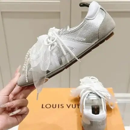 Louis Vuitton de perfil bajo en blanco · variante 3, zapatilla de firma de mujer