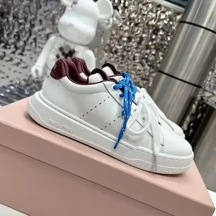 Zapatillas de mujer: De cuero