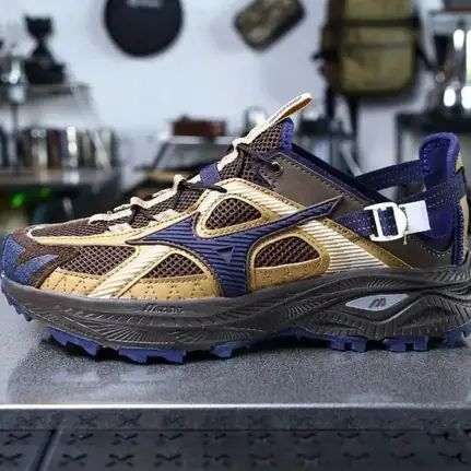 Mizuno Trail de aire outdoor en marrón, zapatilla de running de mujer
