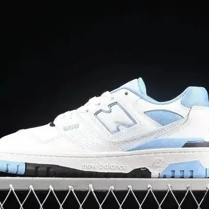 New Balance 550 de perfil bajo en blanco · variante 2, zapatilla retro de mujer
