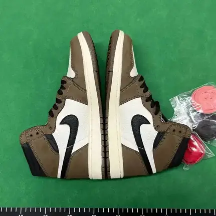 Nike Air Jordan 1 de perfil court en marrón, zapatilla de diario de mujer