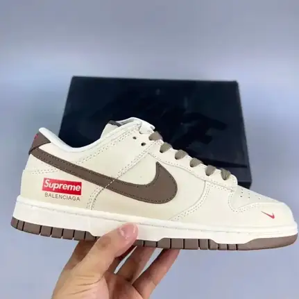 Nike Dunk de perfil bajo en blanco, zapatilla de diario de mujer