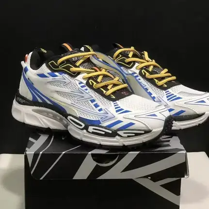 Off-White de running en amarillo, zapatilla de firma de mujer