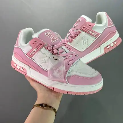 Louis Vuitton Trainer estilo skate en azul, zapatilla de diario de mujer
