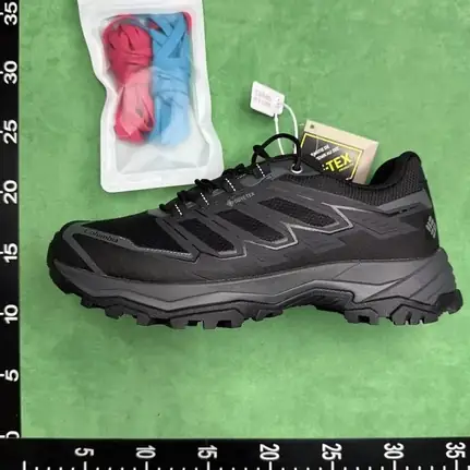 Zapatilla de diseño propio de aire outdoor en negro · variante 2, zapatilla de running de mujer