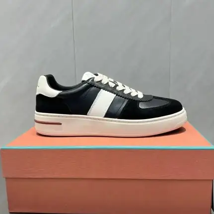 Zapatilla de diseño propio de perfil bajo en blanco · variante 2, zapatilla de diario de mujer
