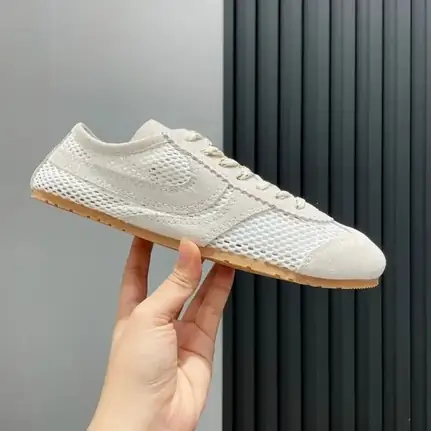 Zapatilla de diseño propio retro en beige, zapatilla retro de mujer