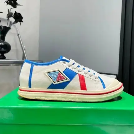 Prada de perfil bajo en azul · variante 2, zapatilla de firma de mujer
