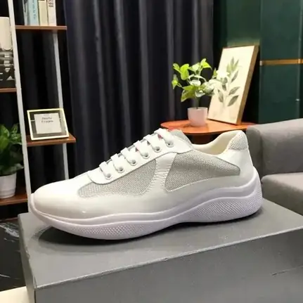 Prada Linea Rossa de perfil bajo en azul, zapatilla de firma de mujer