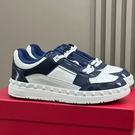 Valentino de perfil bajo en azul, zapatilla de firma de mujer