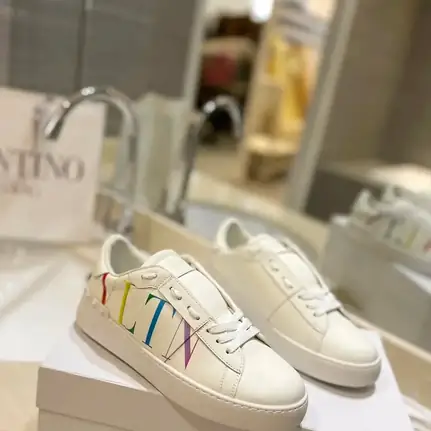 Valentino de perfil bajo en blanco · variante 3, zapatilla de firma de mujer