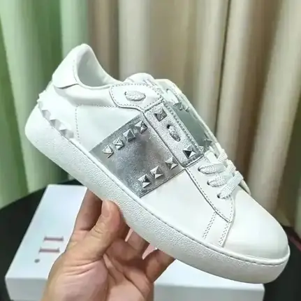 Valentino de perfil bajo en blanco · variante 4, zapatilla de firma de mujer